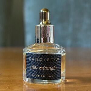 NWOT Viral Sand + Fog AFTER MIDNIGHT Dawn To Dusk Perfume Oil .33 fl oz/10 ML